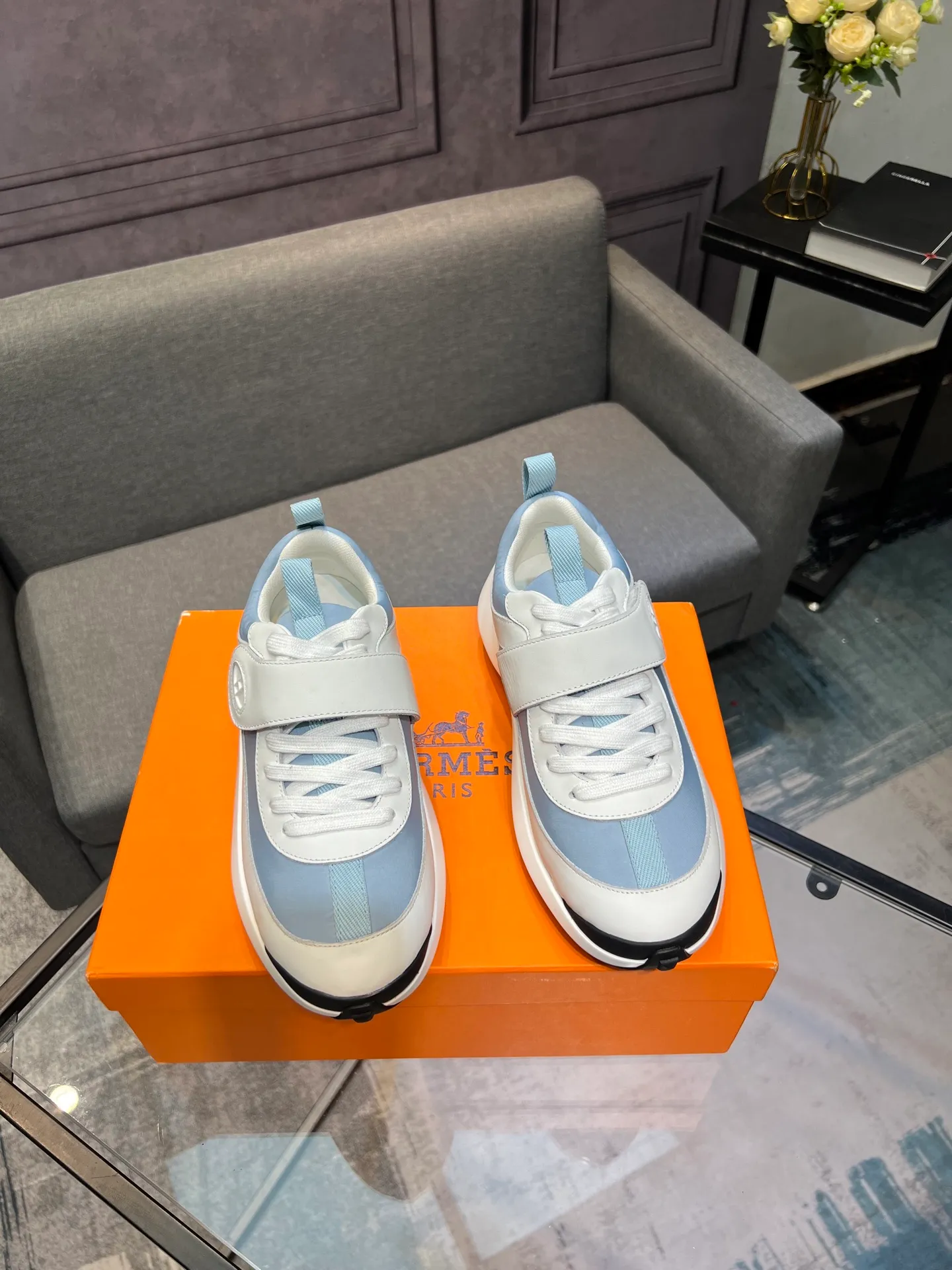 Men's shoes 💰600 Actual photos 🎬 [Hermès] Couple style, official website synchronization Counter quality French Paris catwalk style Simple and classic Imported original fabric Original 1:1 outsole! The highest version on the market! Size: Female 35-41. Male 39-45 (female 41, male 45 customized)